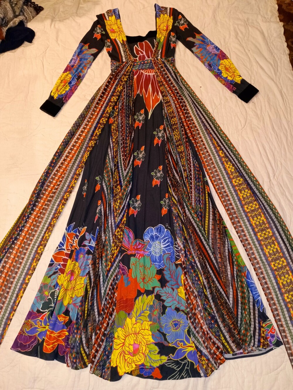 Price FIRM NO offers! NWT Cavalli Phenomenal Vintage Elegant Long Sleeve Glamour